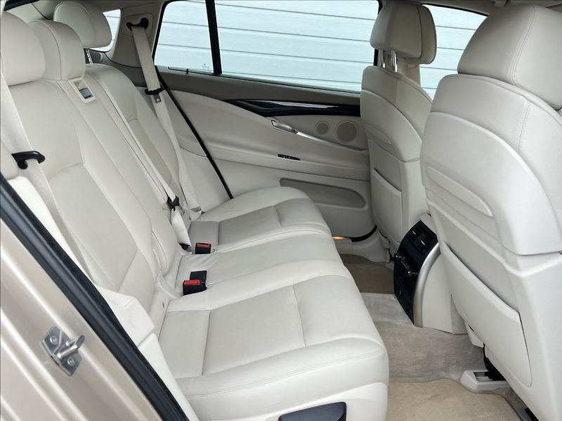 BMW Řada 5 535d GT 1.mai. nové ČR - fotka 18 z 34