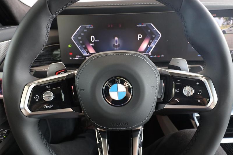 BMW Řada 7 740d xDrive - fotka 34 z 42