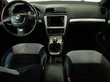Škoda Octavia (2009) 2.0 TFSi, RS, xenon, autoAC - náhled 8