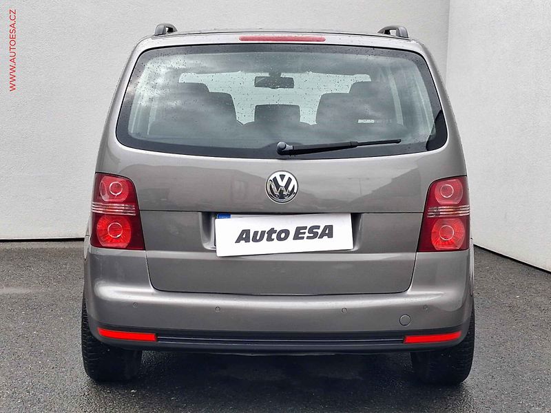 Volkswagen Touran (2007) 1.4 i, Xenon, webasto - fotka 5 z 17