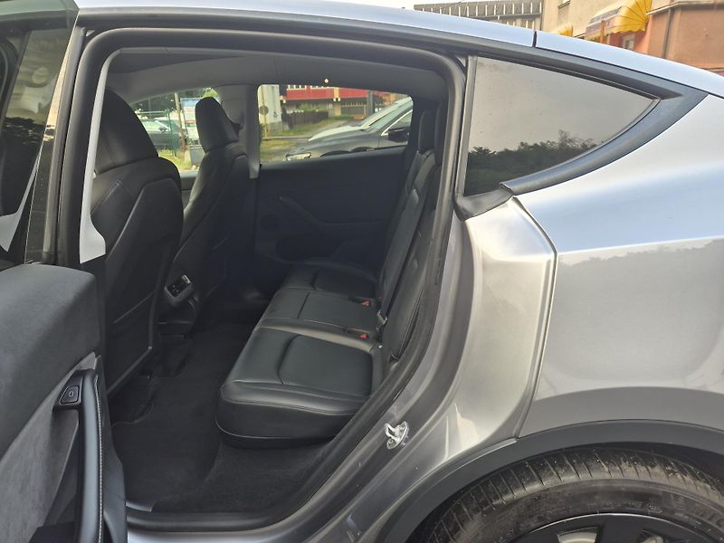 Tesla Model Y ZAMLUVENO ! - fotka 12 z 49