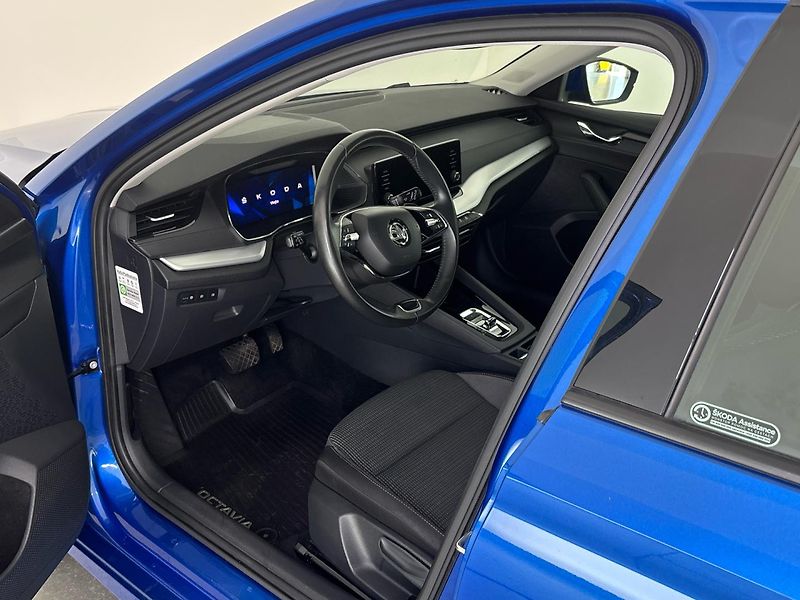 Škoda Octavia Ambition DSG - fotka 6 z 26