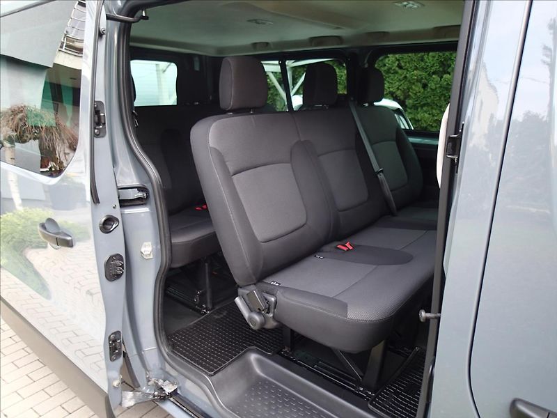 Renault Trafic 2,0 1.maj. ČR,DPH, 8míst - fotka 40 z 48