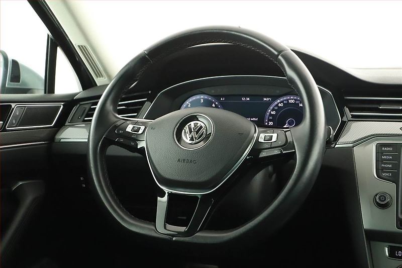 Volkswagen Passat (2017) Alltrack 2.0 BiTDI, 4X4 - fotka 8 z 18
