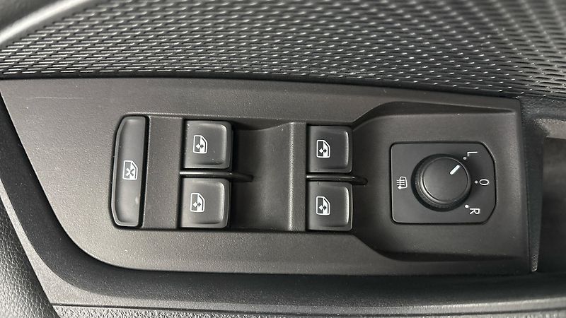 Škoda Octavia 2.0 TDI Ambition Combi - fotka 21 z 24