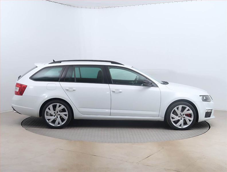 Škoda Octavia (2015) RS 2.0 TDI, Automat, Kůže - fotka 6 z 16