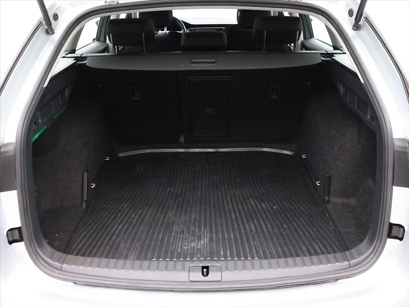 Škoda Octavia 2.0 TDI Ambition CZ 1.Maj. DPH - fotka 10 z 37