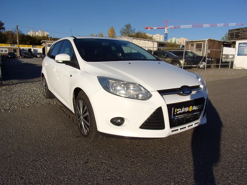 Ford Focus (2013) 1.6 TDCi 70kW ČR TAŽNÉ VÝHŘEVY - fotka 2 z 20