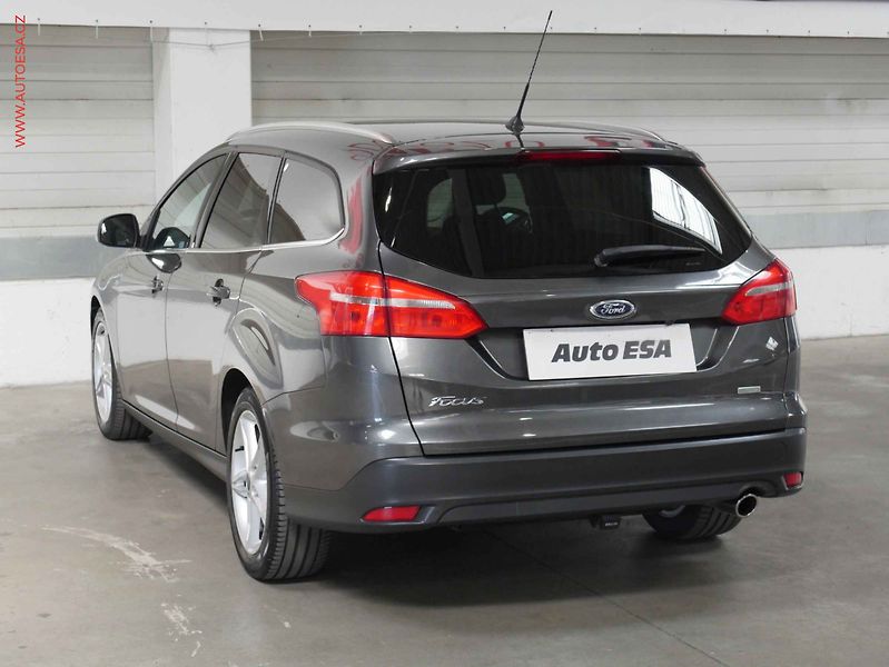 Ford Focus (2016) 1.5 EB, 1.maj,ČR, TZ - fotka 4 z 21