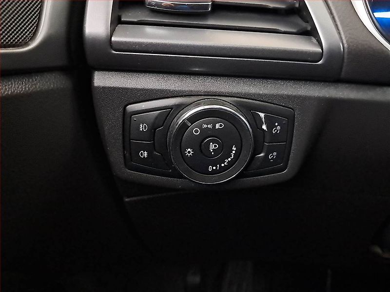 Ford Mondeo (2016) 2.0 TDCI, Navi, Tempomat - fotka 19 z 20