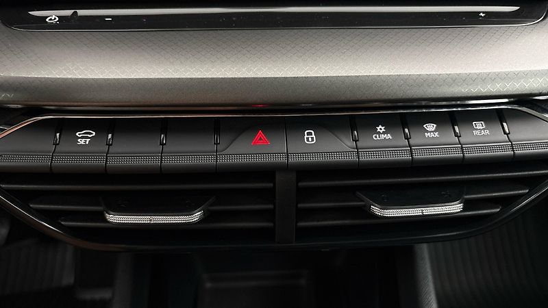 Škoda Octavia 2.0 TDI Ambition - fotka 13 z 24