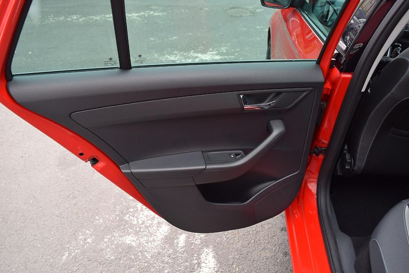 Škoda Fabia (2016) 1.2TSI 66kw AMBITION TAŽN APP  - fotka 14 z 49