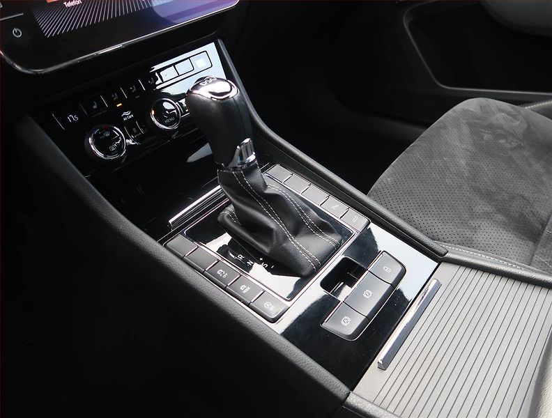 Škoda Superb (2018) Sportline 2.0 TDI - fotka 13 z 25
