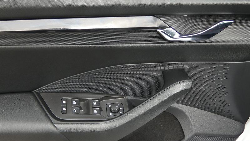 Škoda Octavia 1.5 TSI 110kW DSG Ambition - fotka 9 z 22