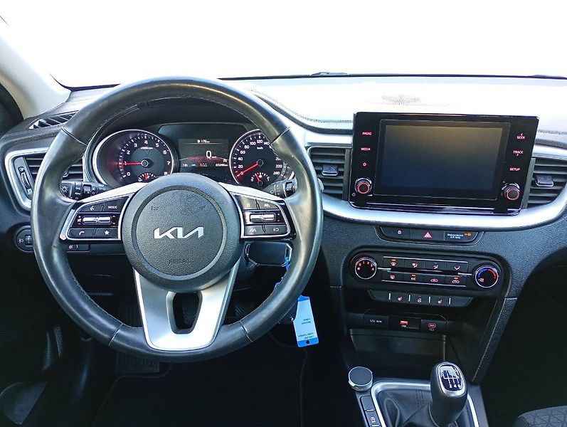 Kia Ceed (2023) 1.0 T-GDI 73 kW benzín manuál - fotka 5 z 25