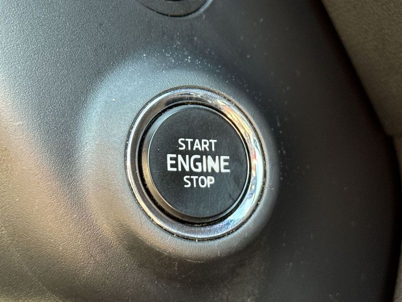 Škoda Karoq (2022) 2.0 TDI Sportline - fotka 17 z 35