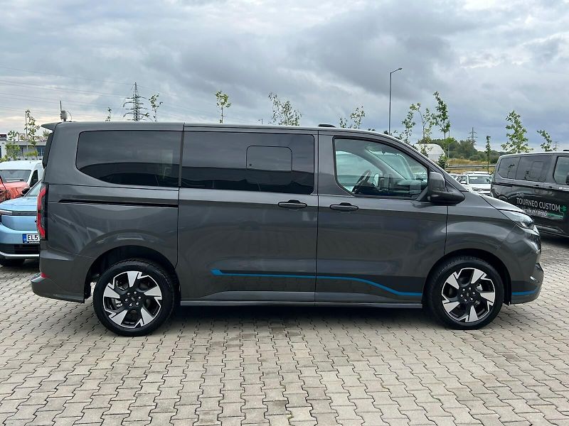 Ford Tourneo Custom (2025) Sport L1, Tourneo, 2.0 EcoBlue - fotka 6 z 19
