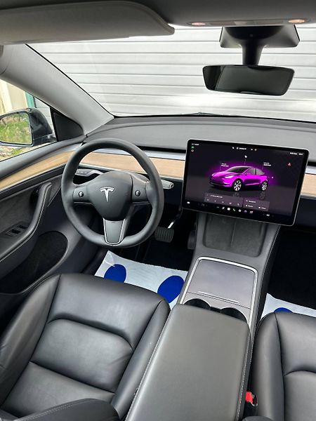 Tesla Model Y (2023) LONG RANGE DUAL MOTOR AWD 2023 - fotka 12 z 28