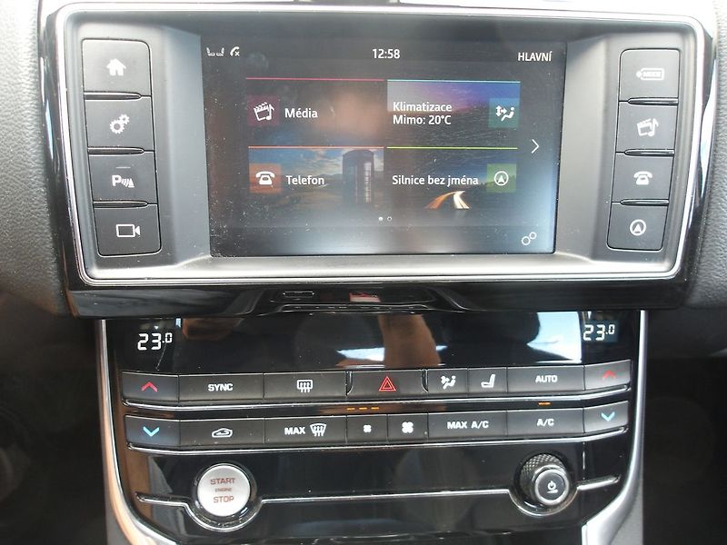 Jaguar XE 2,0D 120kW NAJ:133000km !!! - fotka 29 z 34