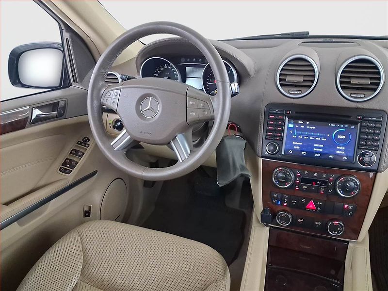 Mercedes-Benz GL (2007) 320 CDI, 4X4, Automat, 7 míst - fotka 7 z 24