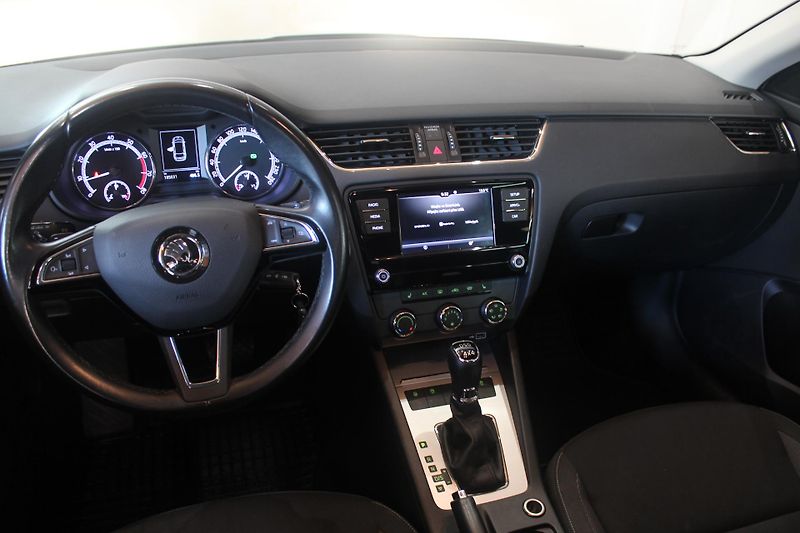 Škoda Octavia (2019) 2.0TSI DSG 4x4 140kW  - fotka 28 z 29
