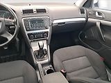 Škoda Octavia (2009) 2.0 TDI, 4X4, Xenony - náhled 8