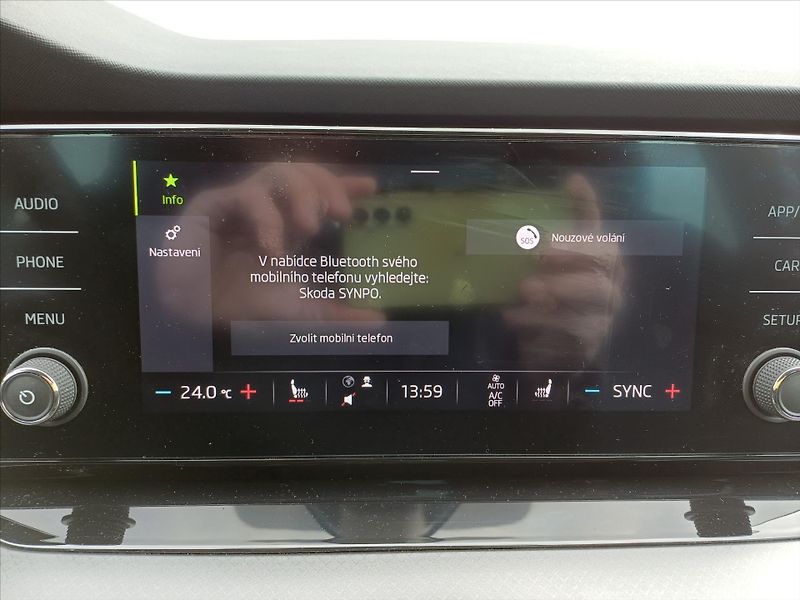 Škoda Octavia 1,5   TSI 110kW Ambition - fotka 10 z 28