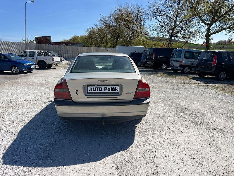 Volvo S80 2.5 TD 5V - fotka 14 z 16