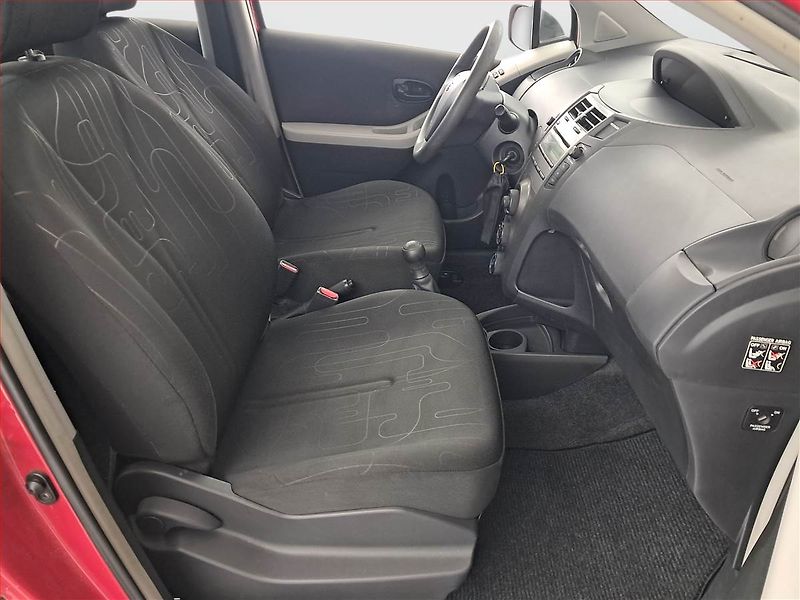 Toyota Yaris (2009) 1.0 VVT-i, nová STK - fotka 9 z 14