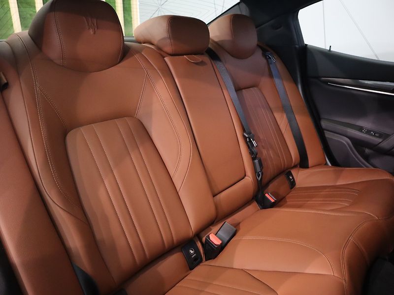 Maserati Ghibli 3.0 V6 202 kW - fotka 24 z 24
