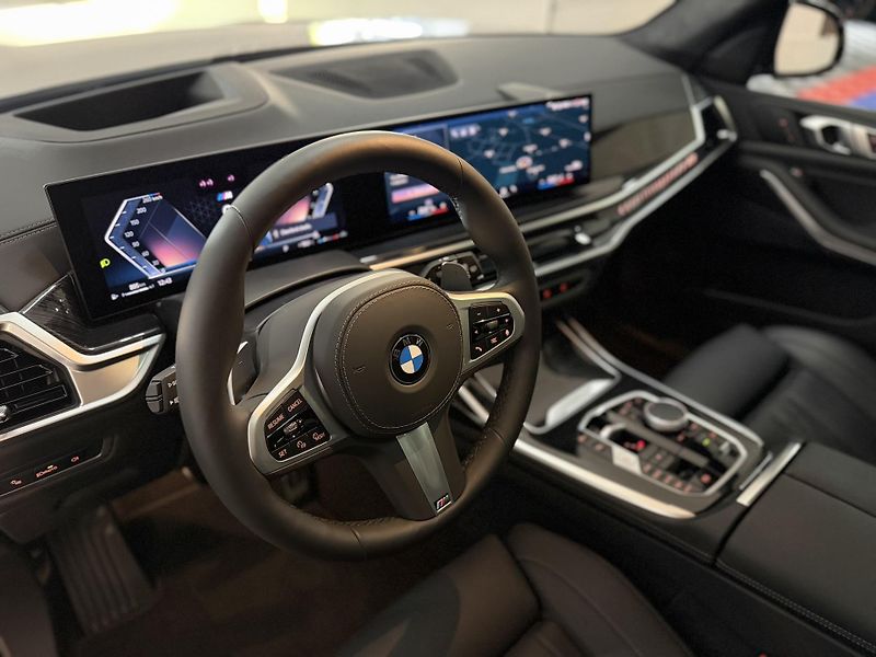 BMW X7 BMW X7 xDrive40d M-Sport  - fotka 40 z 50