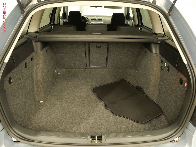 Škoda Octavia (2010) 1.6 TDi, Elegance, xenon - fotka 7 z 25