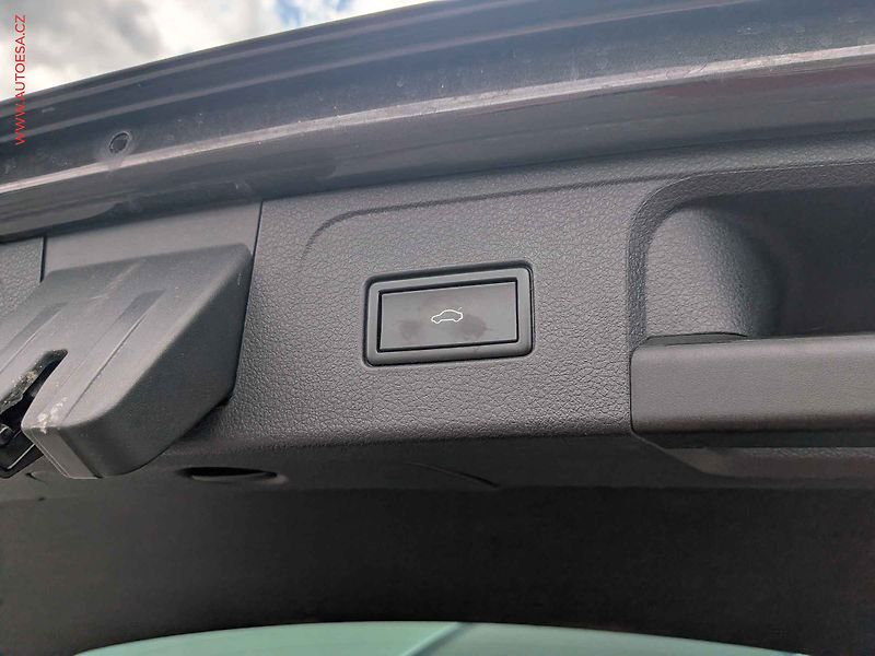 Volkswagen Passat (2017) 2.0TDi 4x4, 2.maj,ČR - fotka 19 z 21
