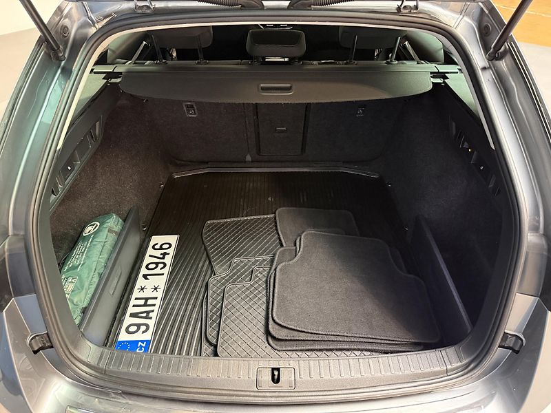 Škoda Octavia 2.0 TDI 85kW DSG Style Combi - fotka 11 z 13