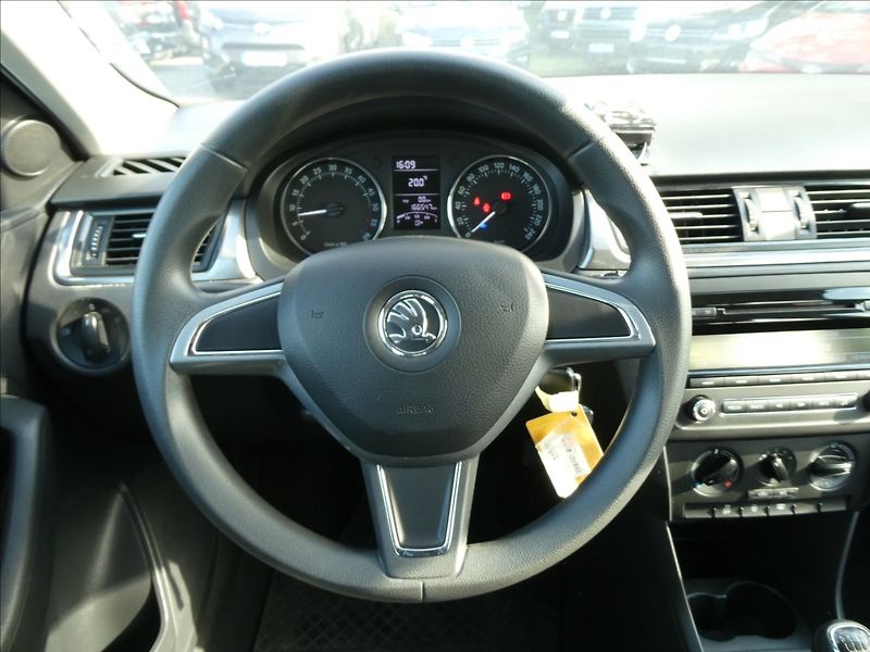 Škoda Rapid 1,6 TDi 66kW 2x kola,klima,ČR - fotka 21 z 30