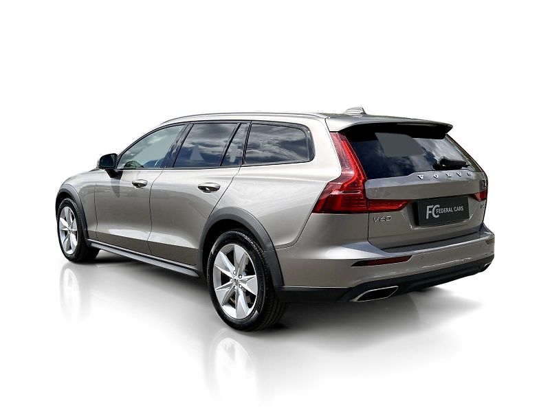 Volvo V60 CrossCountry D4 AWD // 4x4 - fotka 3 z 43