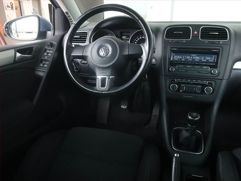 Volkswagen Golf (2011) 1.2 TSI, Serv.kniha - fotka 5 z 12