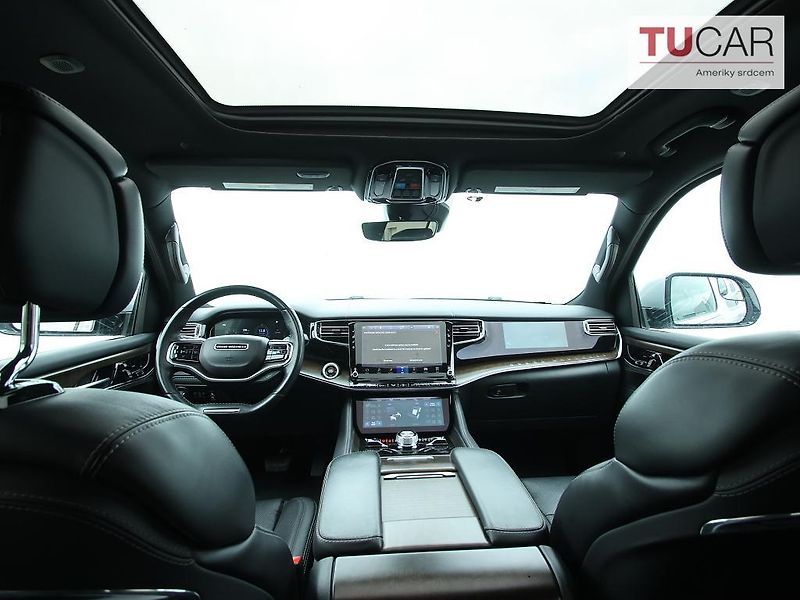Jeep Grand Wagoneer (2022) 6.4 V8 SERIES III  - fotka 31 z 45