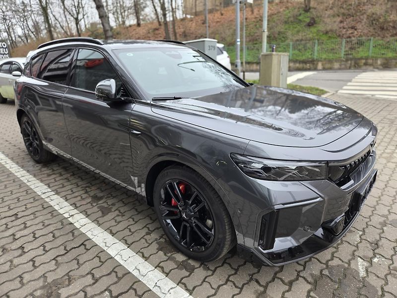 Voyah FREE 318 REV (2025) REV 318 AWD Hybrid - fotka 4 z 13