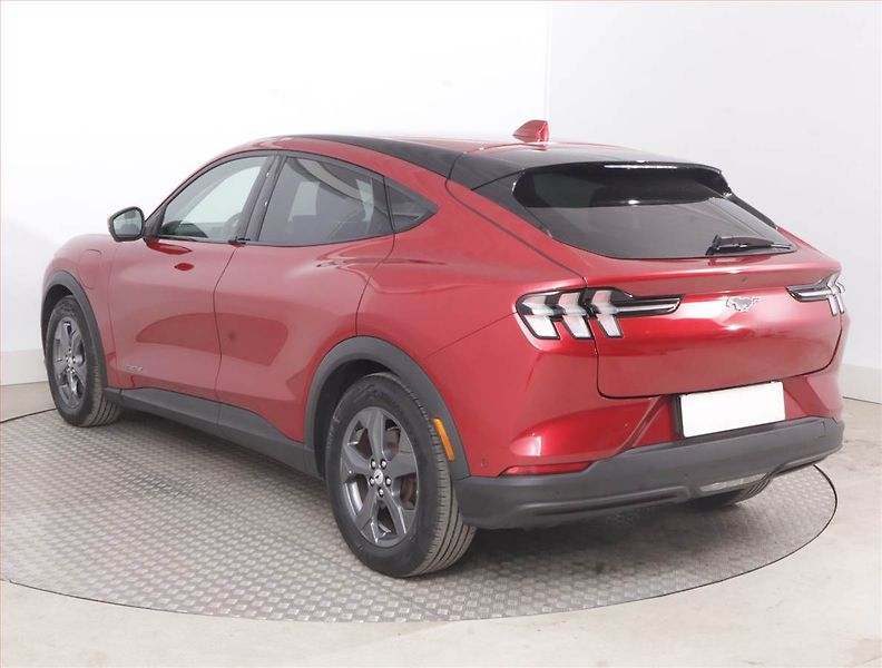 Ford Mustang Mach-E (2021) Standard Range RWD, SoH 92% - fotka 4 z 18