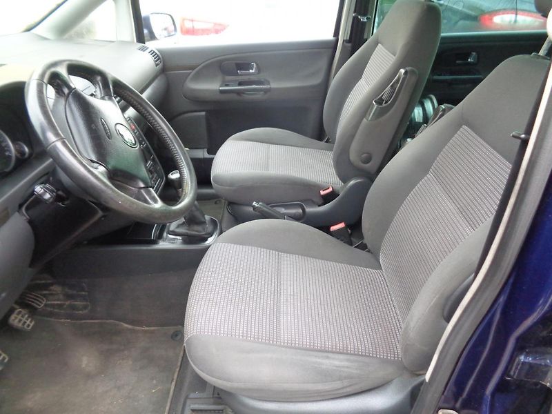Seat Alhambra 1,9 TDI  4x4 - fotka 15 z 15