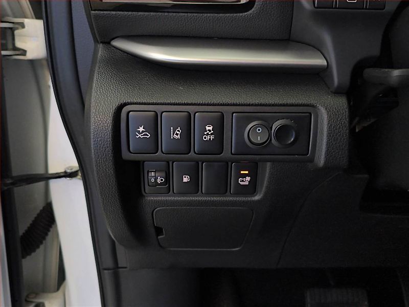 Mitsubishi Eclipse Cross (2021) Plug-in-Hybrid - fotka 18 z 18