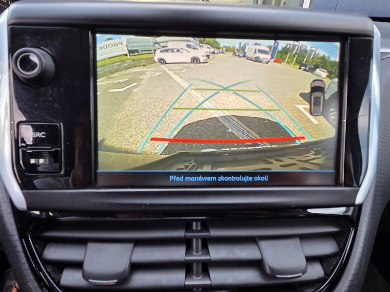 Peugeot 2008 (2019) 1.2 PT 110 ALLURE EAT6 - fotka 21 z 25
