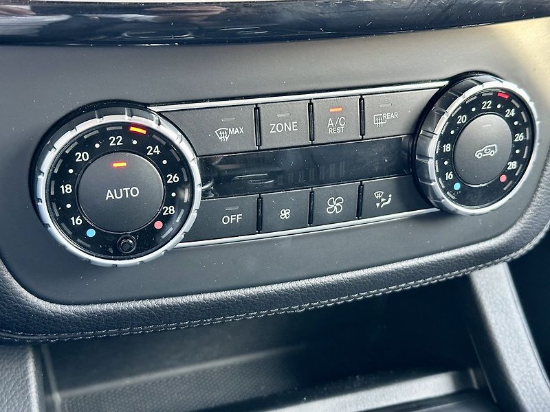 Mercedes-Benz GLE (2018) 400 4MATIC - fotka 28 z 32