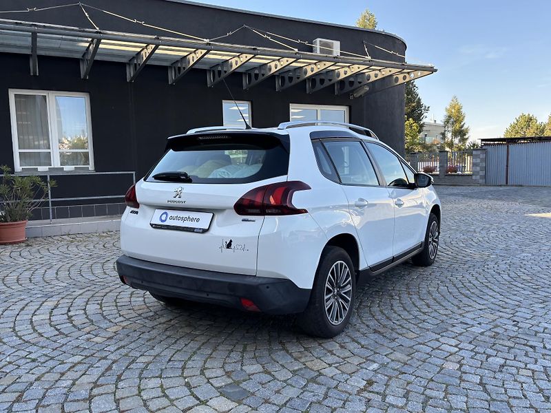 Peugeot 2008 1,2 PureTech 82k MAN6 - fotka 3 z 10