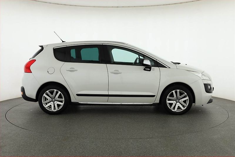 Peugeot 3008 (2012) Hybrid4, 4X4, Automat - fotka 6 z 16