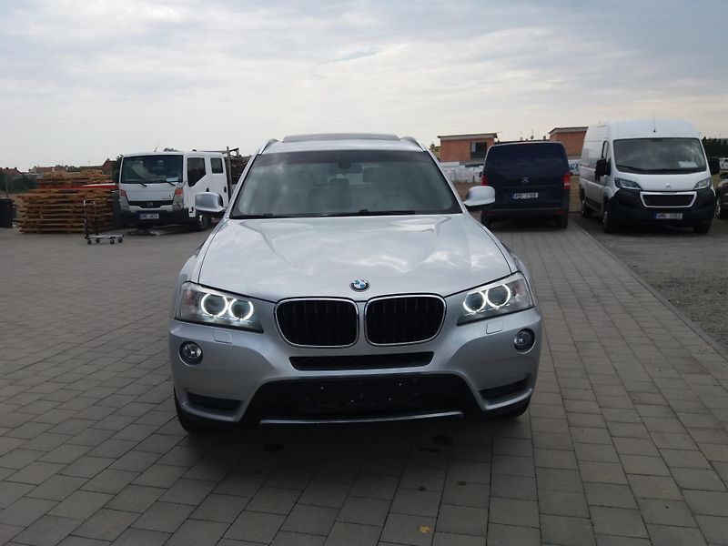 BMW X3 2.0D,4X4,XENONY,PANORAMA,NAVI! - fotka 2 z 28
