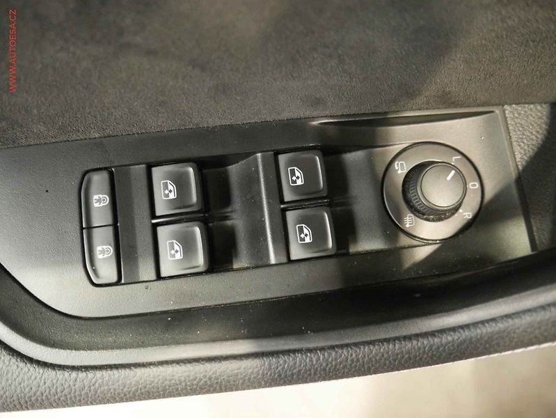Škoda Superb (2019) 2.0 TDi, ČR, LED, navi - fotka 19 z 24
