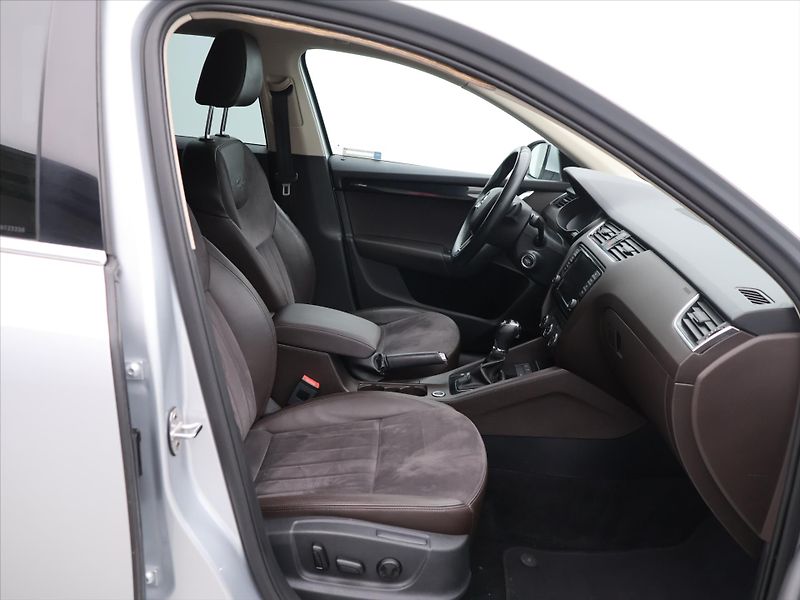 Škoda Octavia 2,0 TDI 135kW DSG 4x4 L&K - fotka 13 z 32