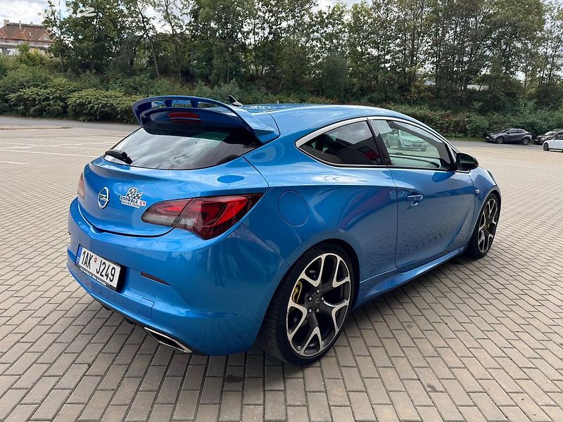 Opel Astra (2012) GTC OPC 2.0 Turbo 206kw - fotka 5 z 22